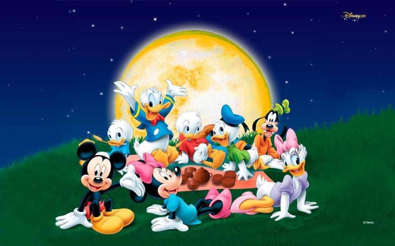 Hình ảnh Chuột Mickey dễ thương cùng vui đùa 